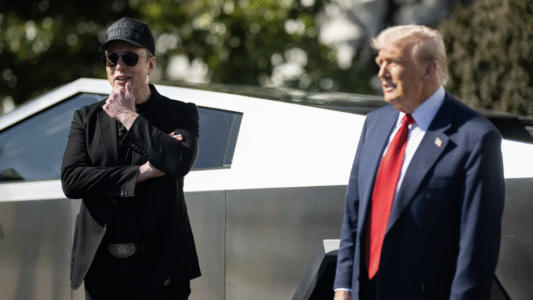 elonmusk-donaldtrump-tesla-casabranca-11mar2025-848x477
